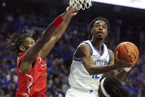 Antonio Reeves leads No. 8 Kentucky to 96-70 win over Illinois State, his former team